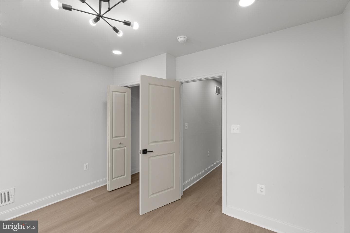 124 N Mount Street photo 18
