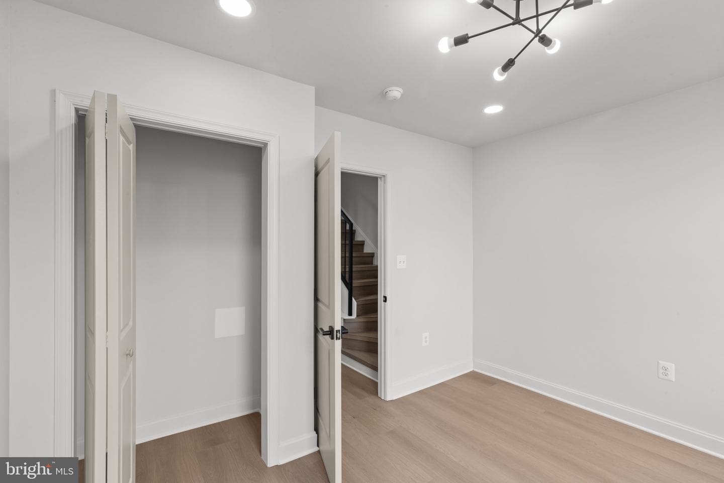124 N Mount Street photo 19
