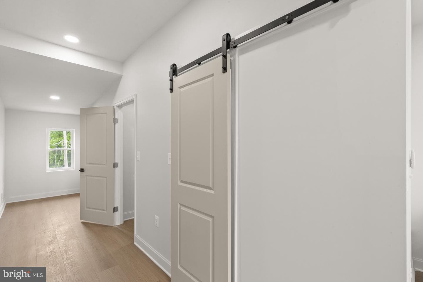 124 N Mount Street photo 23
