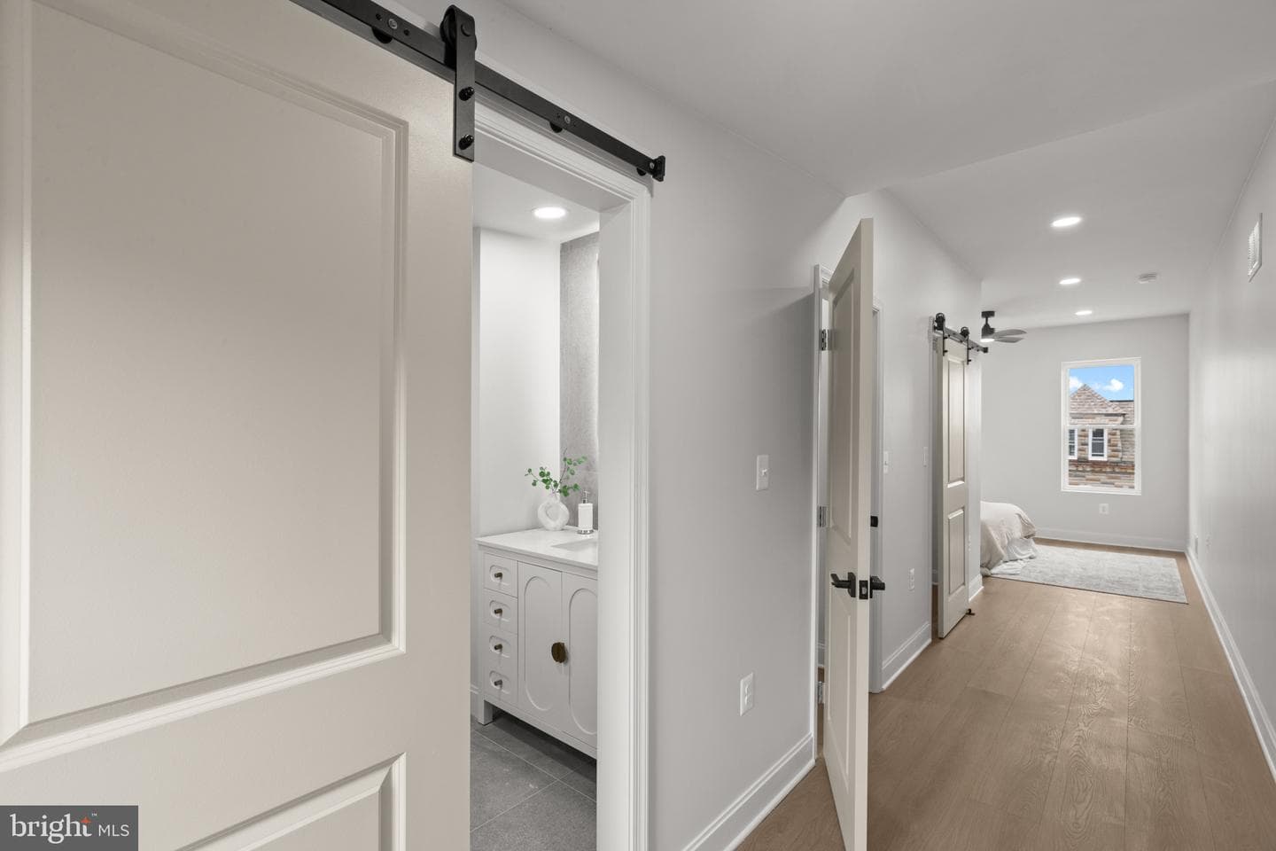 124 N Mount Street photo 24