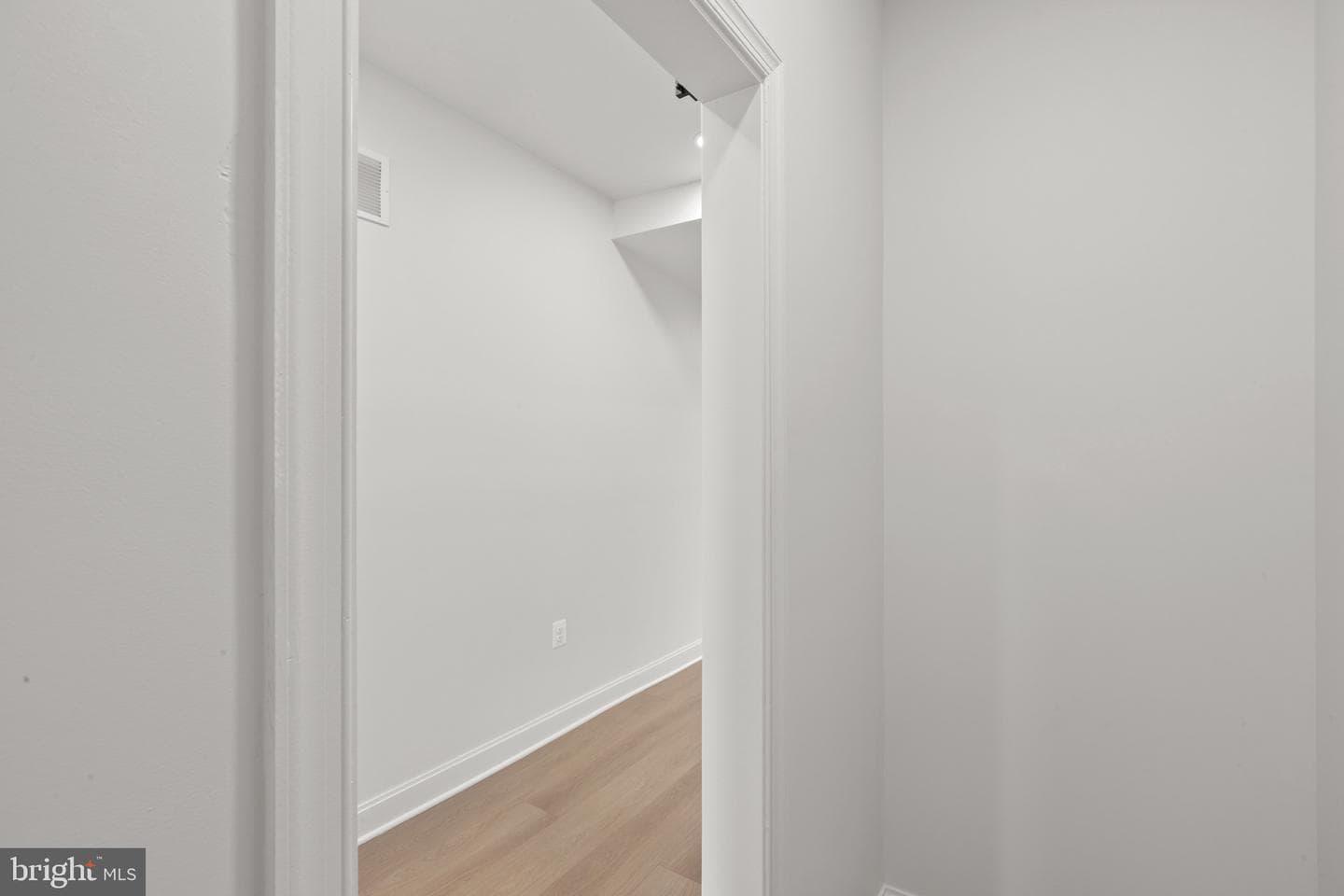 124 N Mount Street photo 27