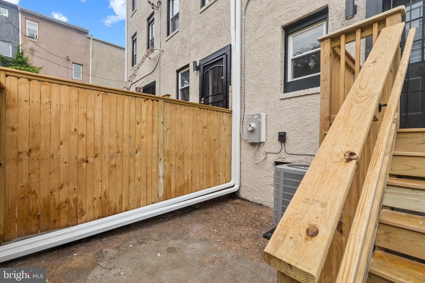 124 N Mount Street photo 31