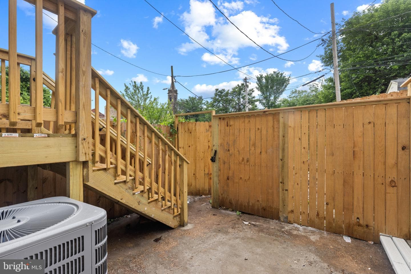 124 N Mount Street photo 32