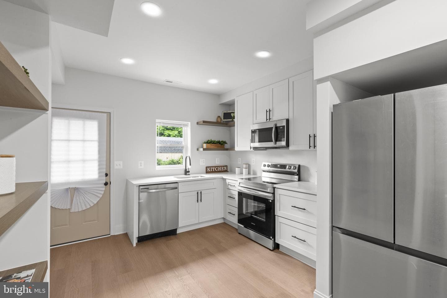 124 N Mount Street photo 6