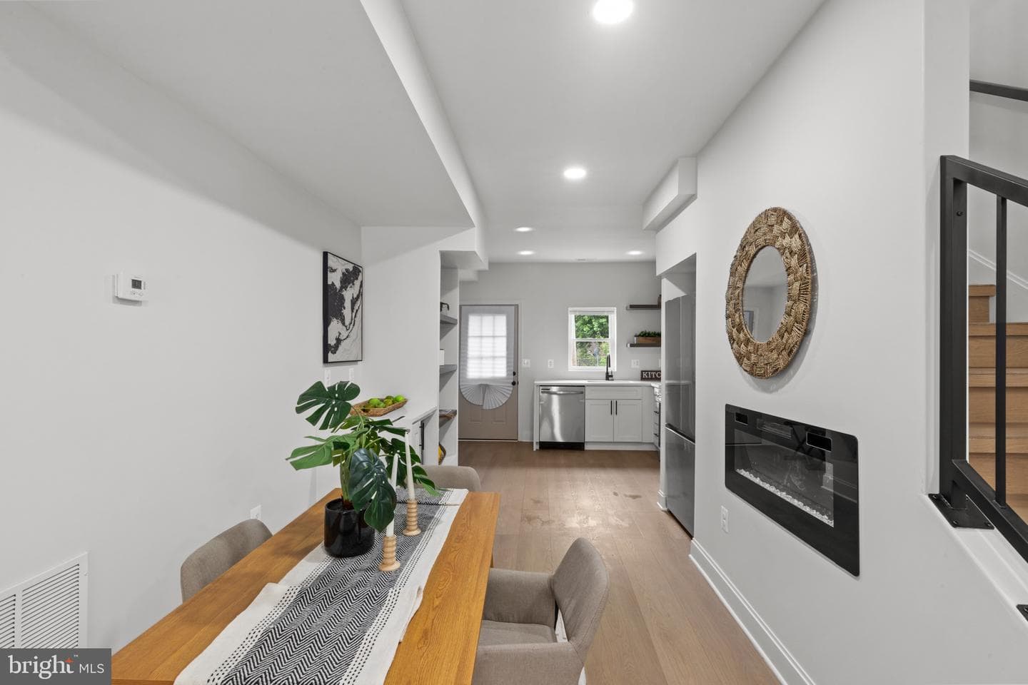 124 N Mount Street photo 7