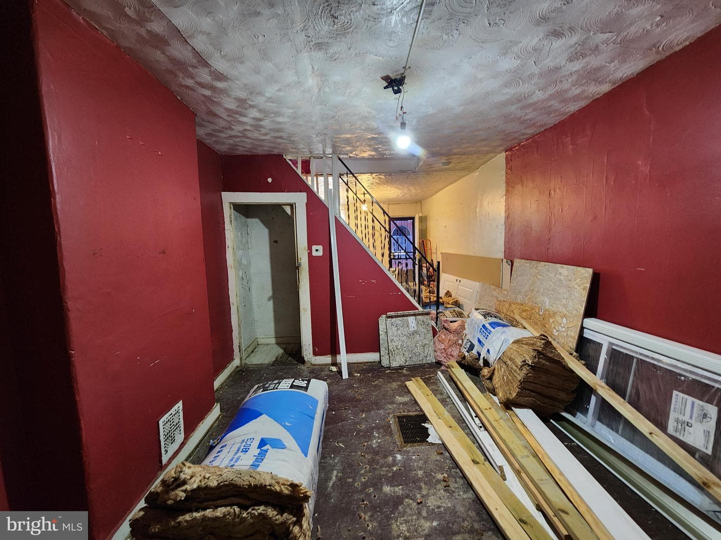 2021 Ridgehill Avenue photo 2