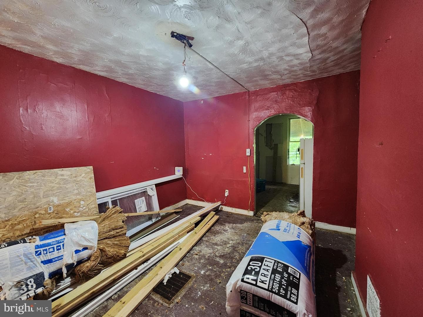 2021 Ridgehill Avenue photo 3