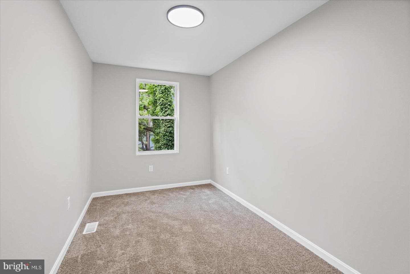 3210 Ellerslie Avenue photo 32