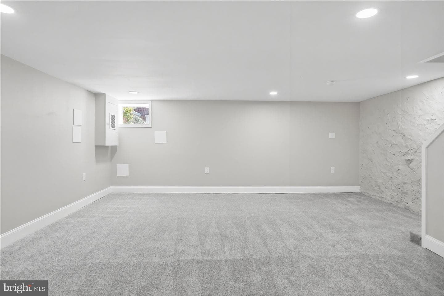 766 N Grantley Street photo 14