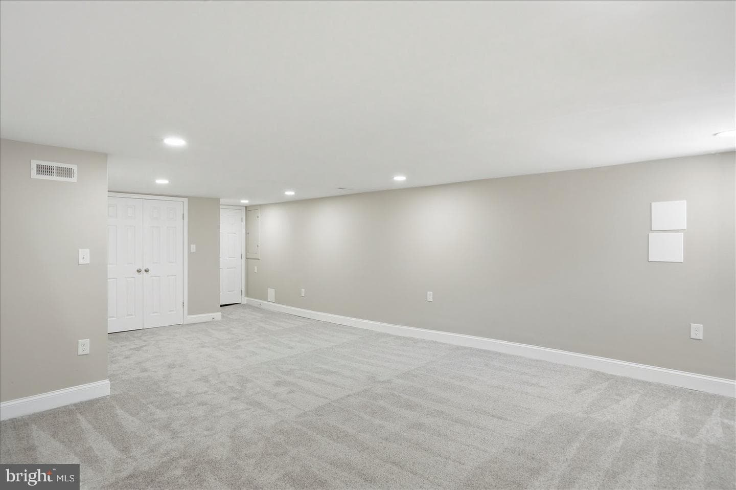 766 N Grantley Street photo 19