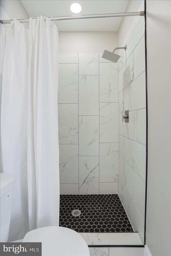 766 N Grantley Street photo 23