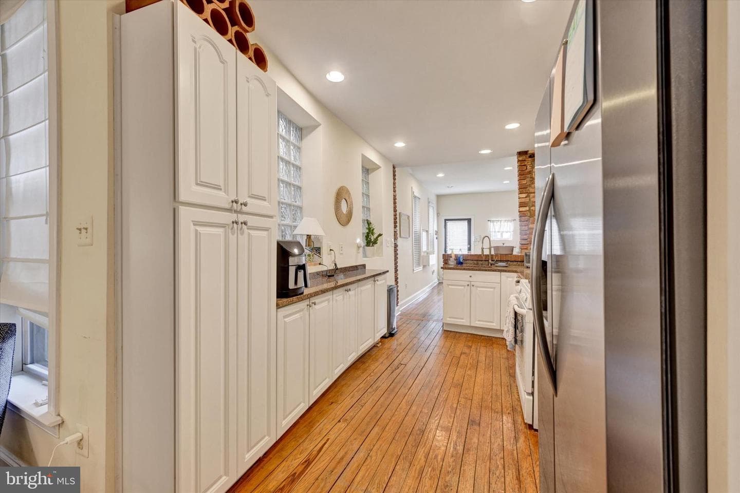128 W Ostend Street photo 10