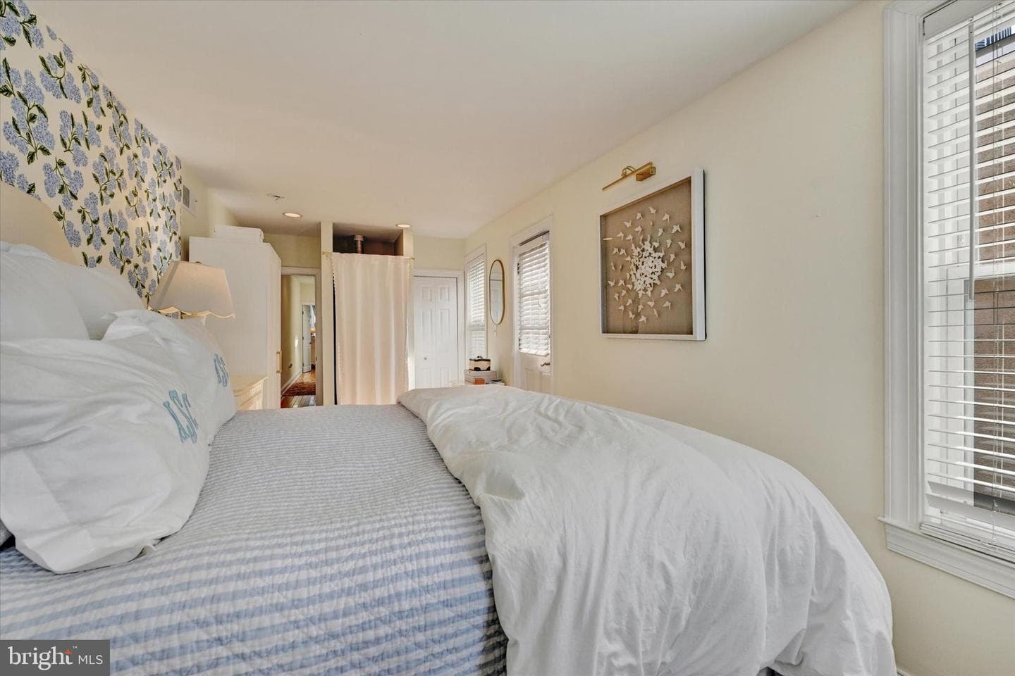 128 W Ostend Street photo 20