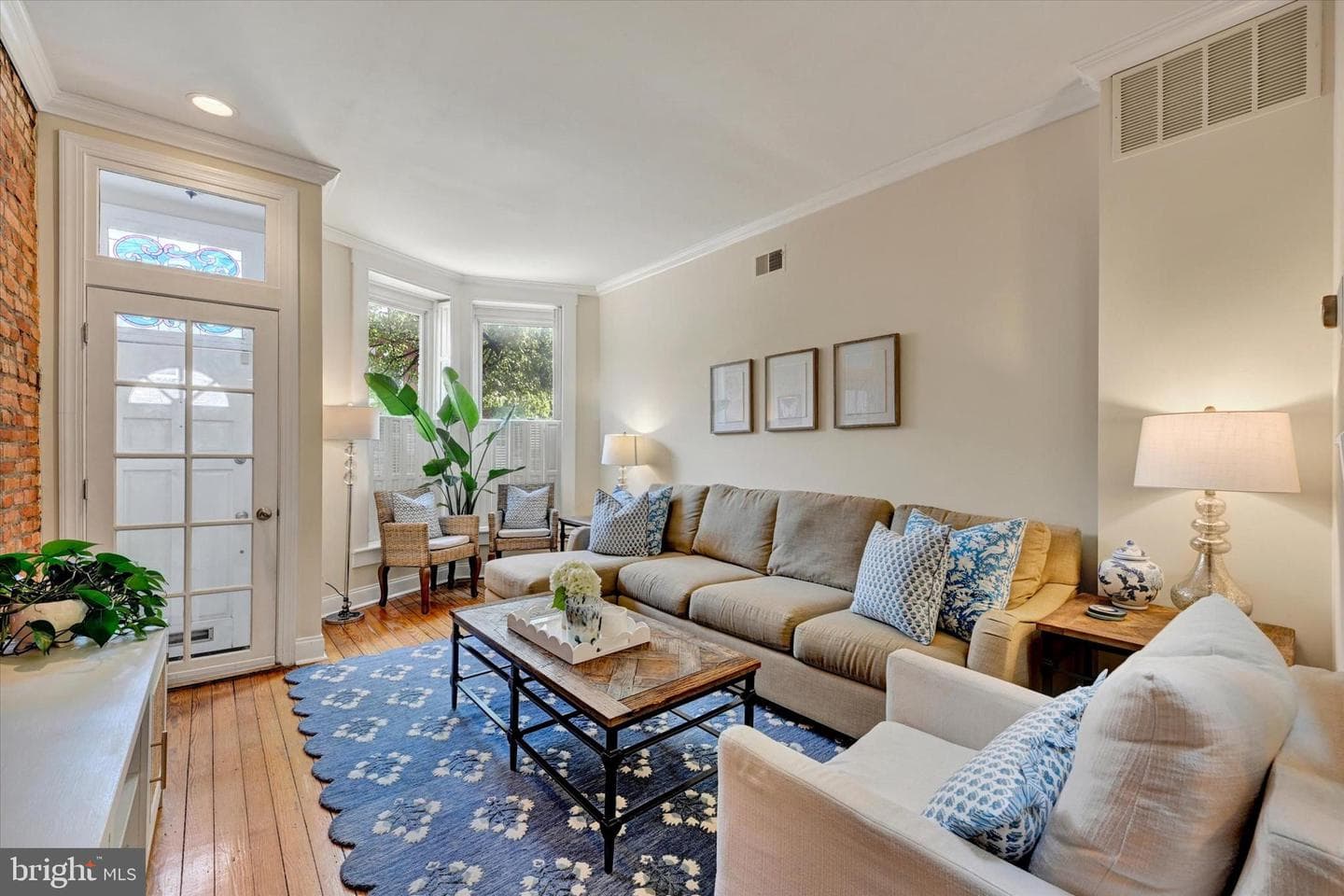 128 W Ostend Street photo 4
