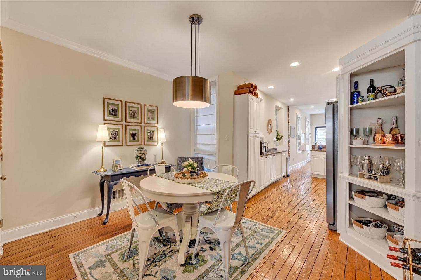 128 W Ostend Street photo 5