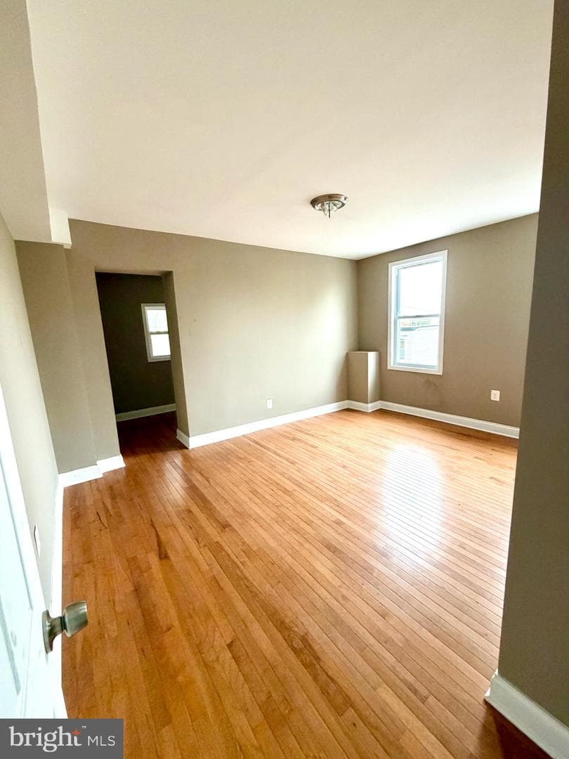 639 S Conkling Street photo 18