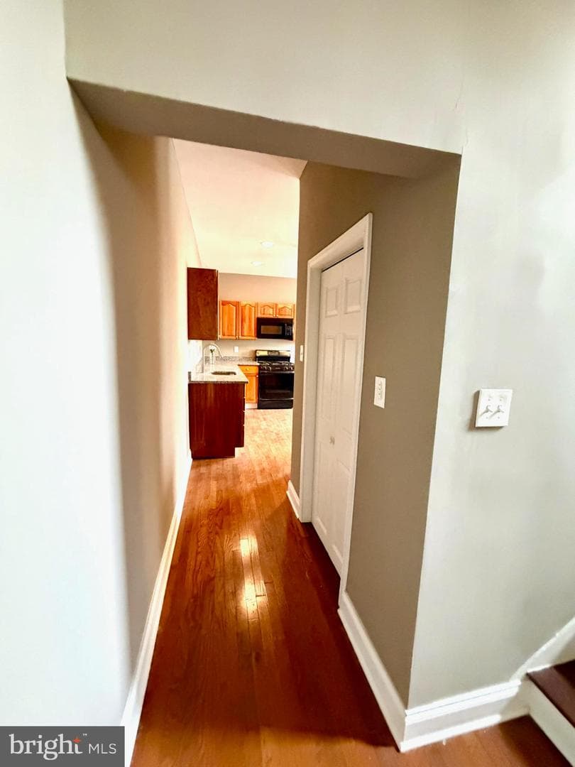 639 S Conkling Street photo 3