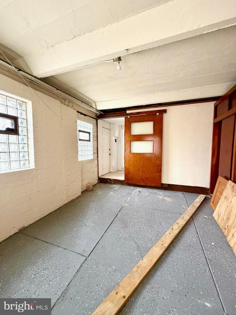 639 S Conkling Street photo 37