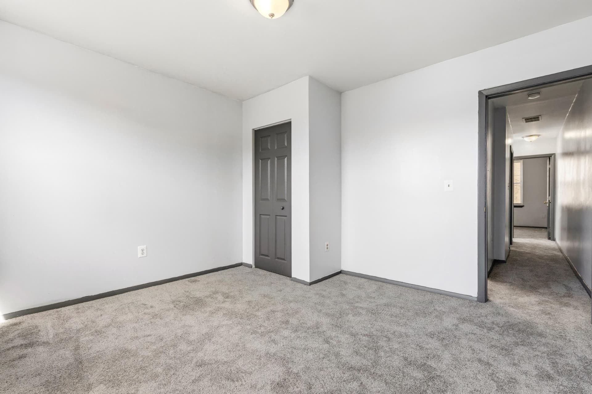 2732 Baker Street photo 19
