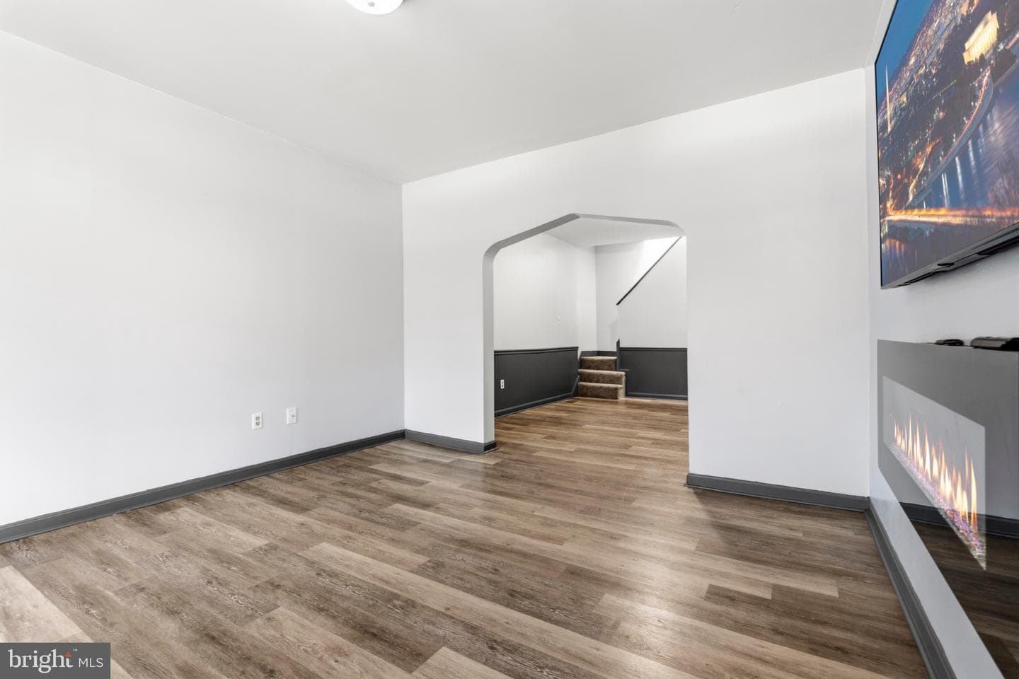 2732 Baker Street photo 4