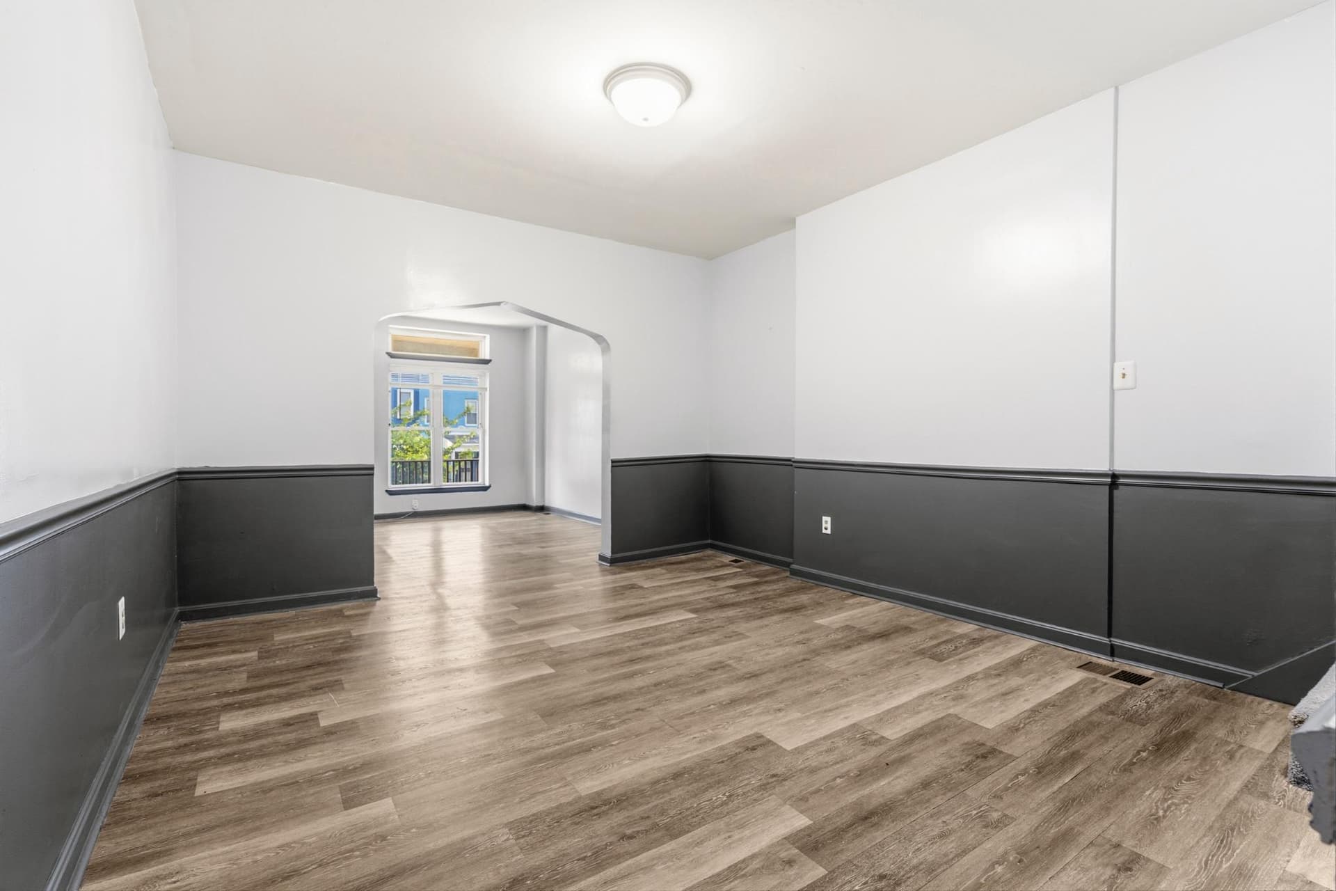 2732 Baker Street photo 7