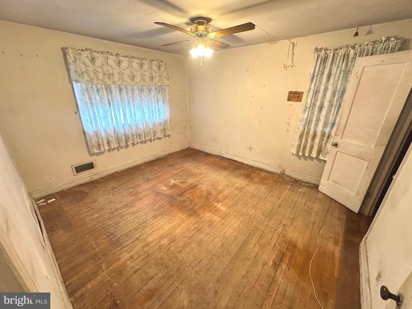 4020 Mortimer Avenue photo 21