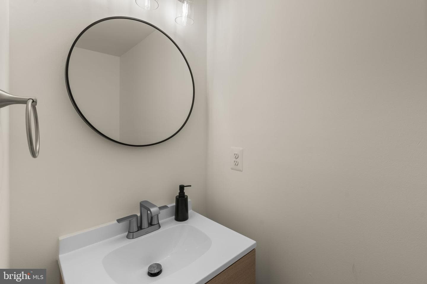 3127 Elliott Street photo 19