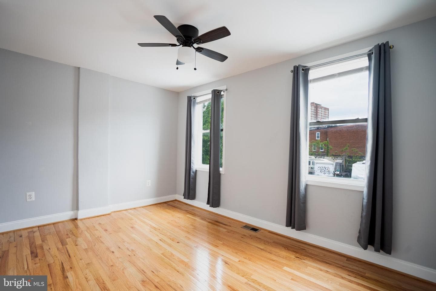 3804 Falls Road photo 5