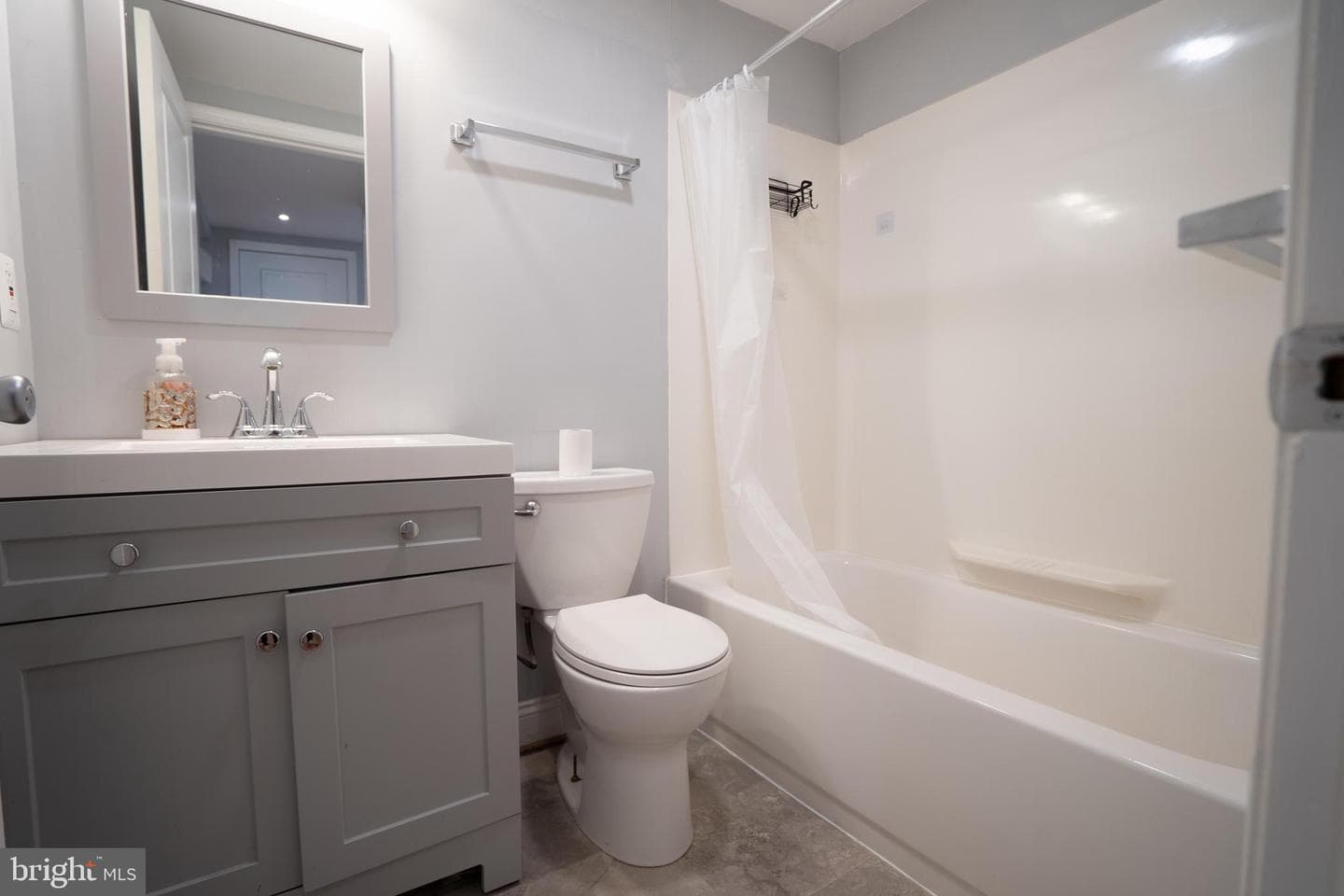 3804 Falls Road photo 9