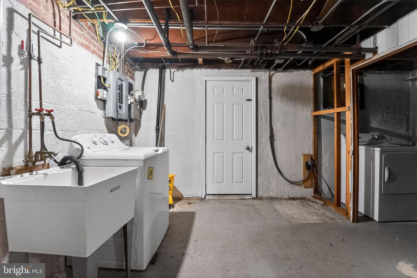 1018 W 43rd Street photo 28