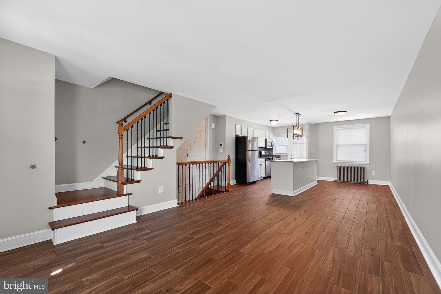 1018 W 43rd Street photo 4