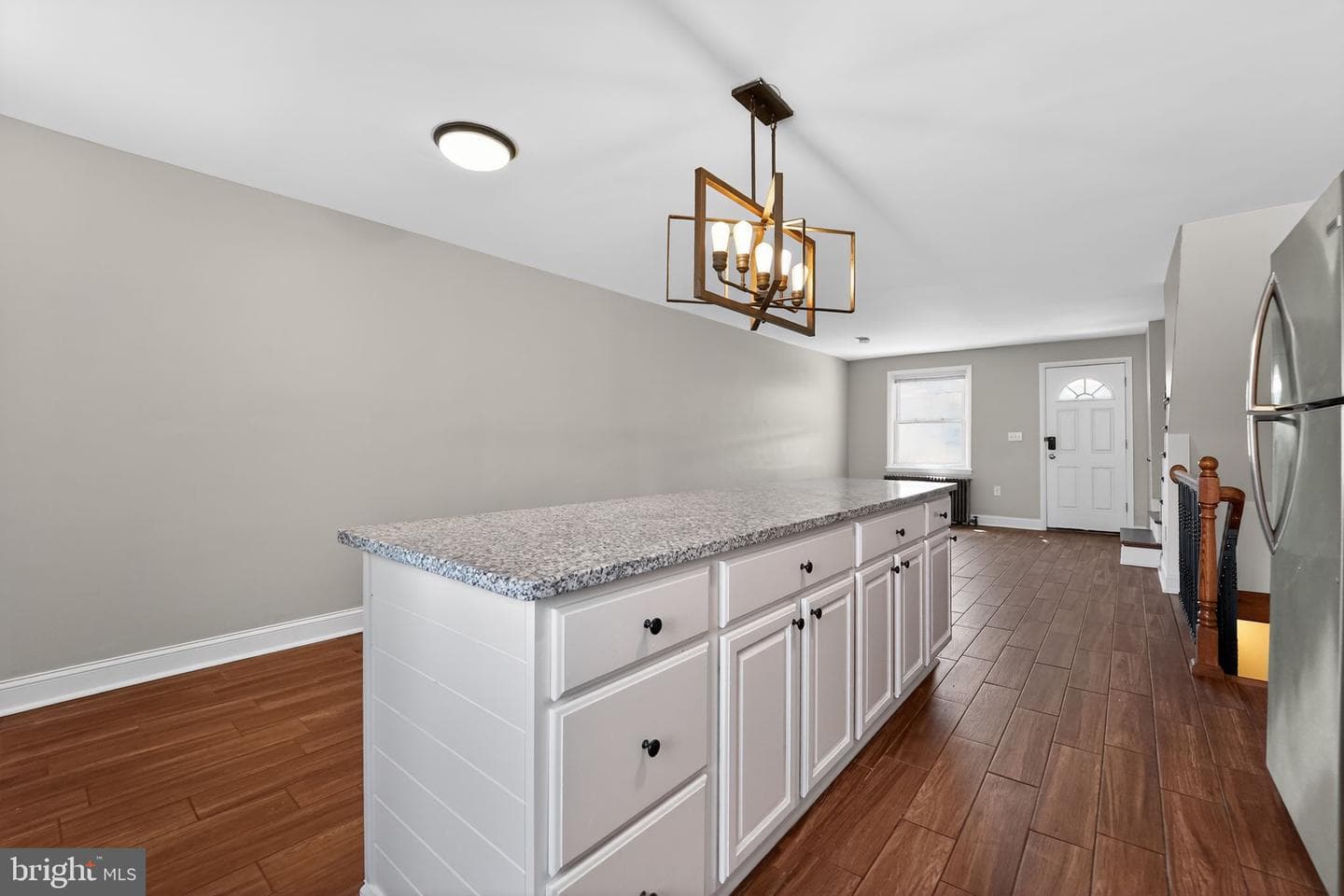1018 W 43rd Street photo 9
