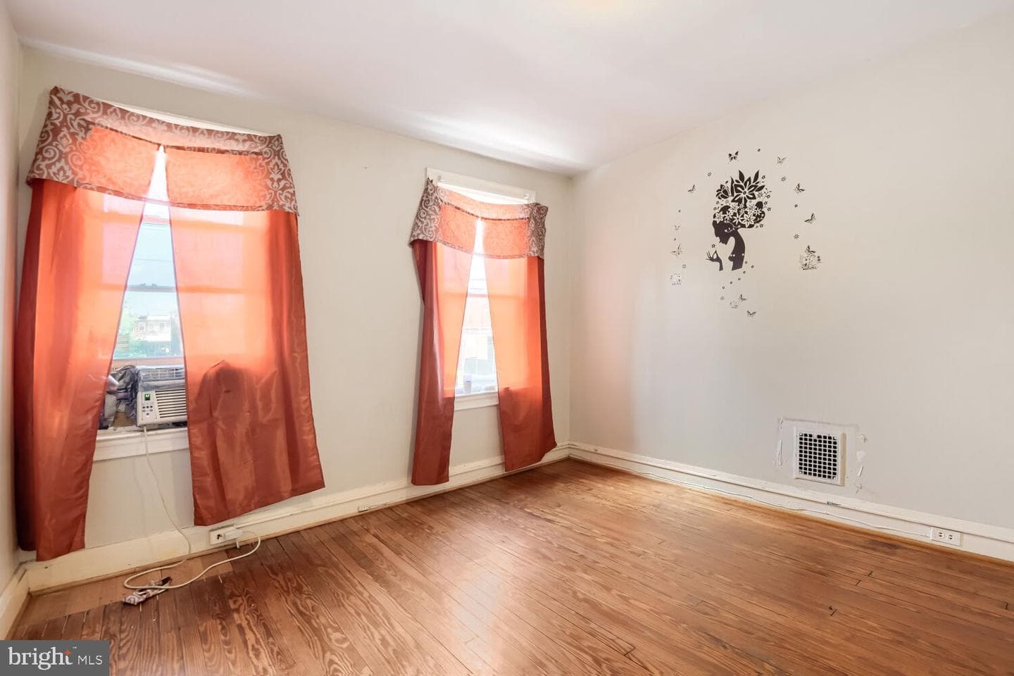2807 E Biddle Street photo 13