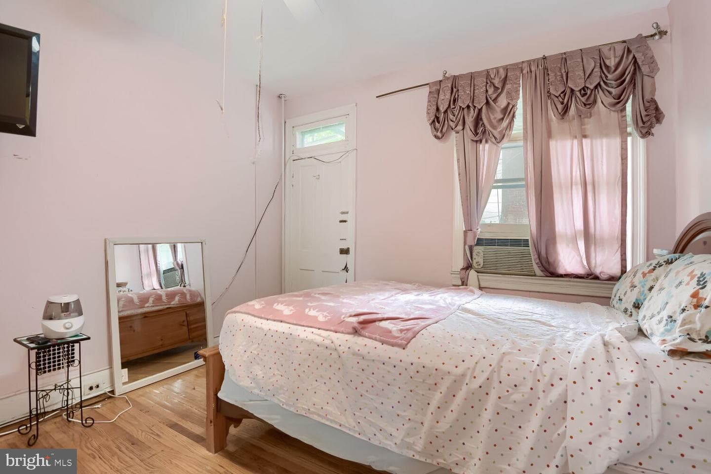 2807 E Biddle Street photo 9