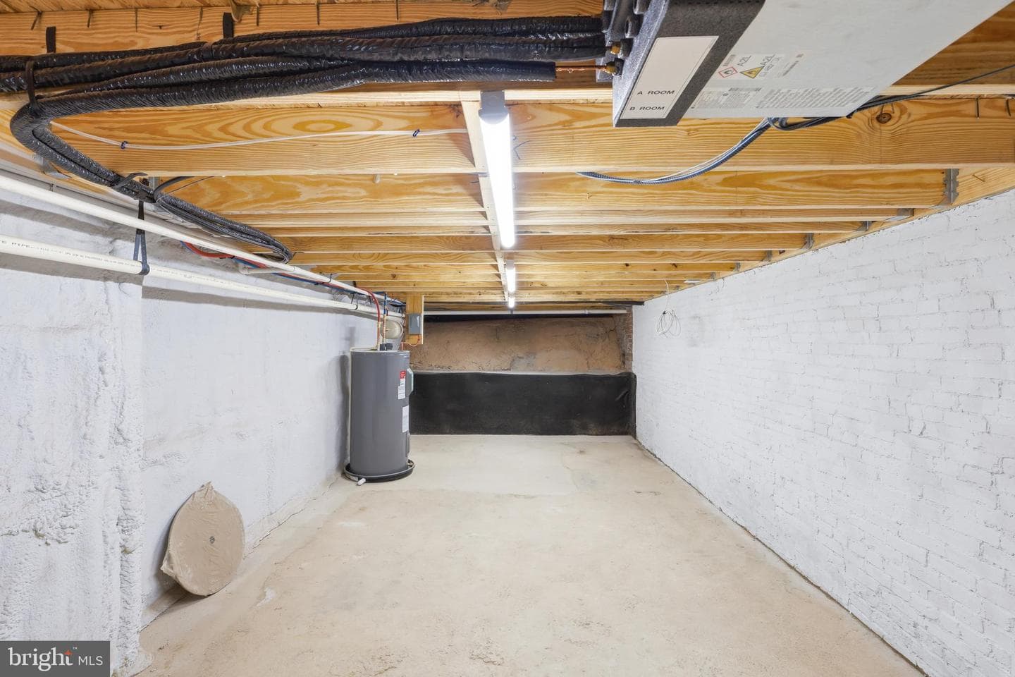 710 Mura Street photo 39