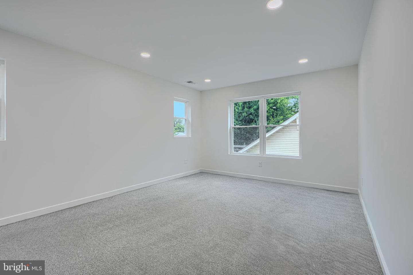 3410 Pinkney Road photo 18