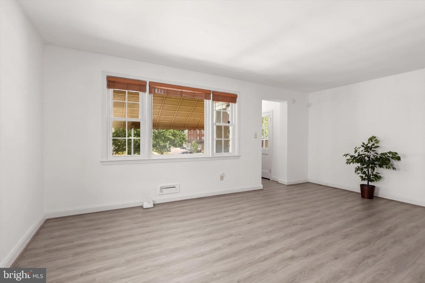 6022 Loch Raven Boulevard photo 10