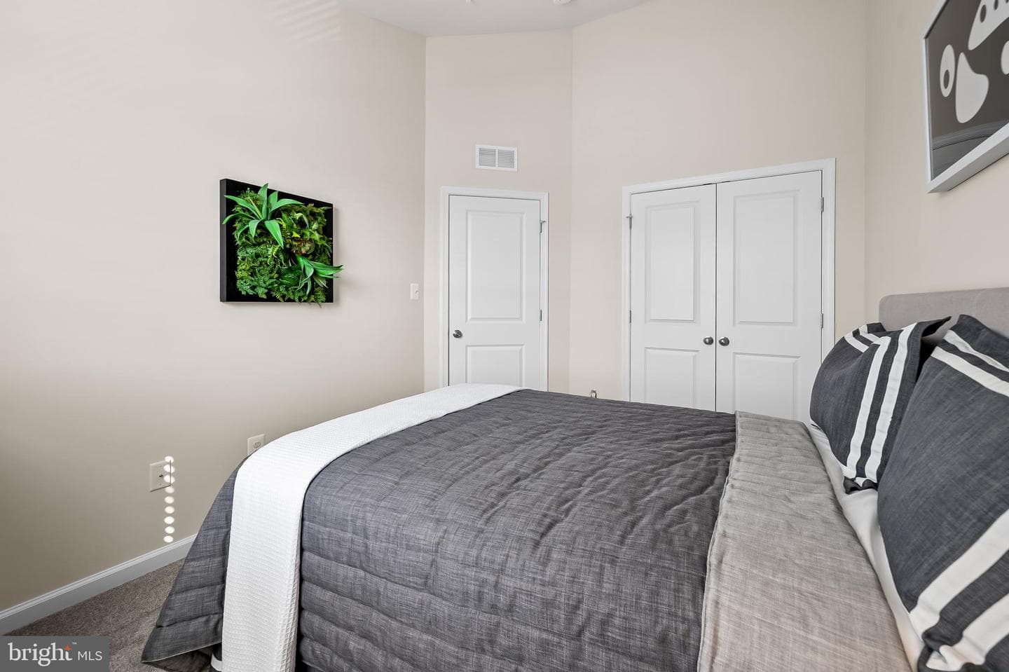 637 Mozart Way photo 24