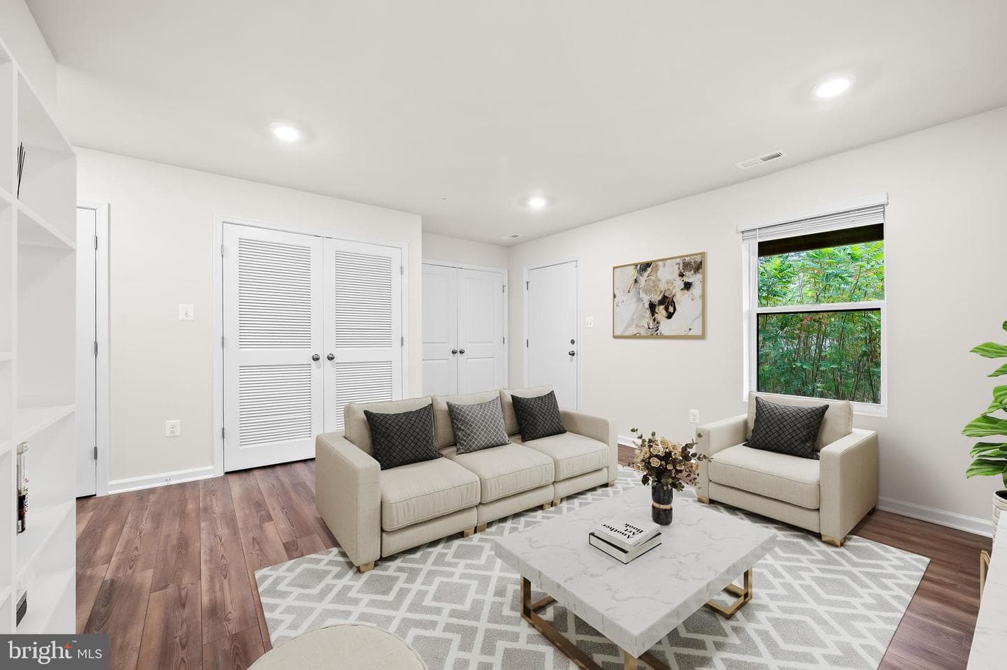 637 Mozart Way photo 6
