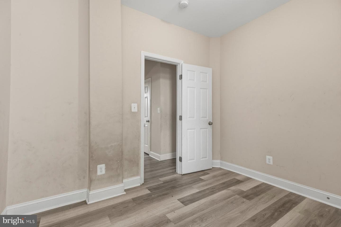 2215 Riggs Avenue photo 20