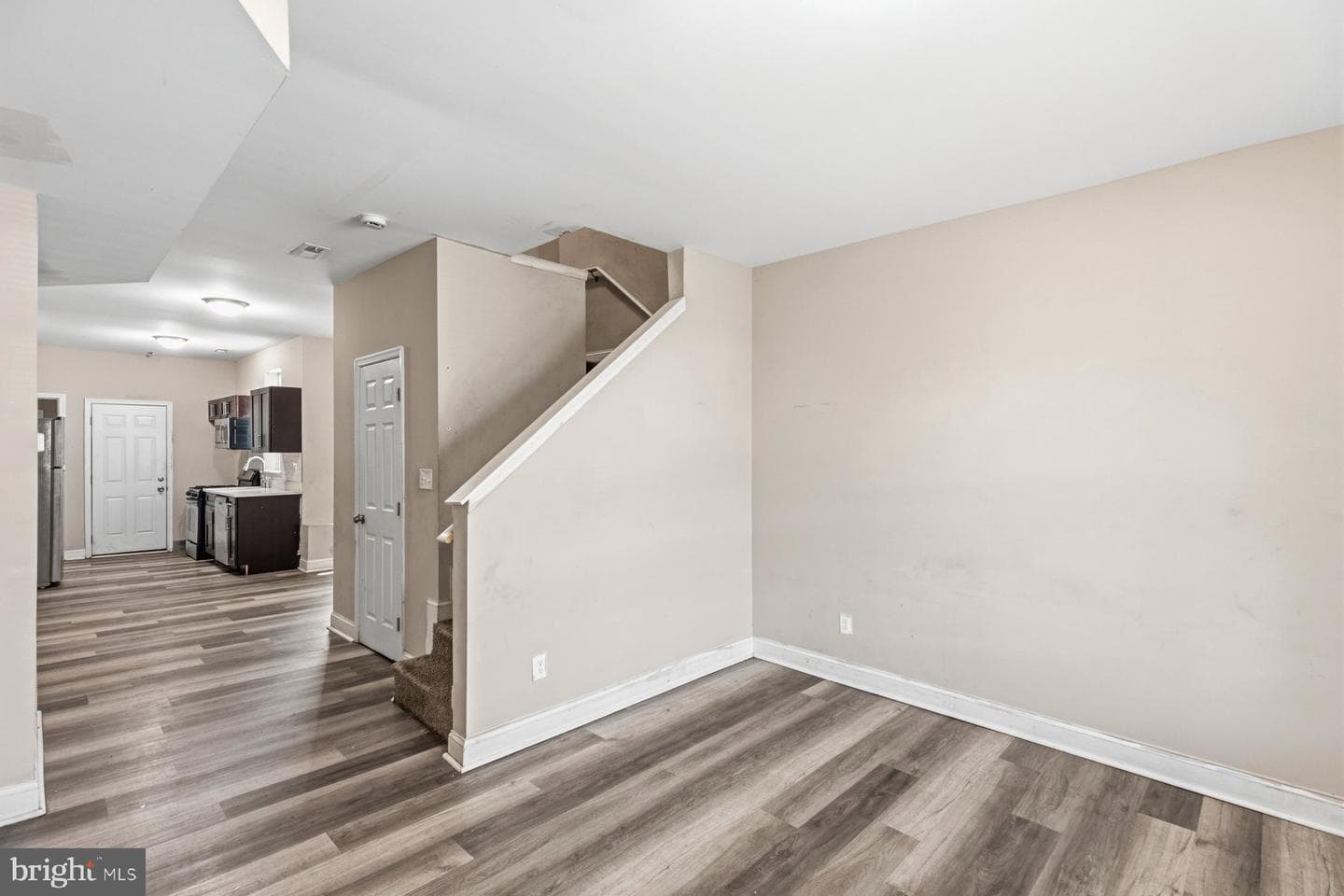 2215 Riggs Avenue photo 7