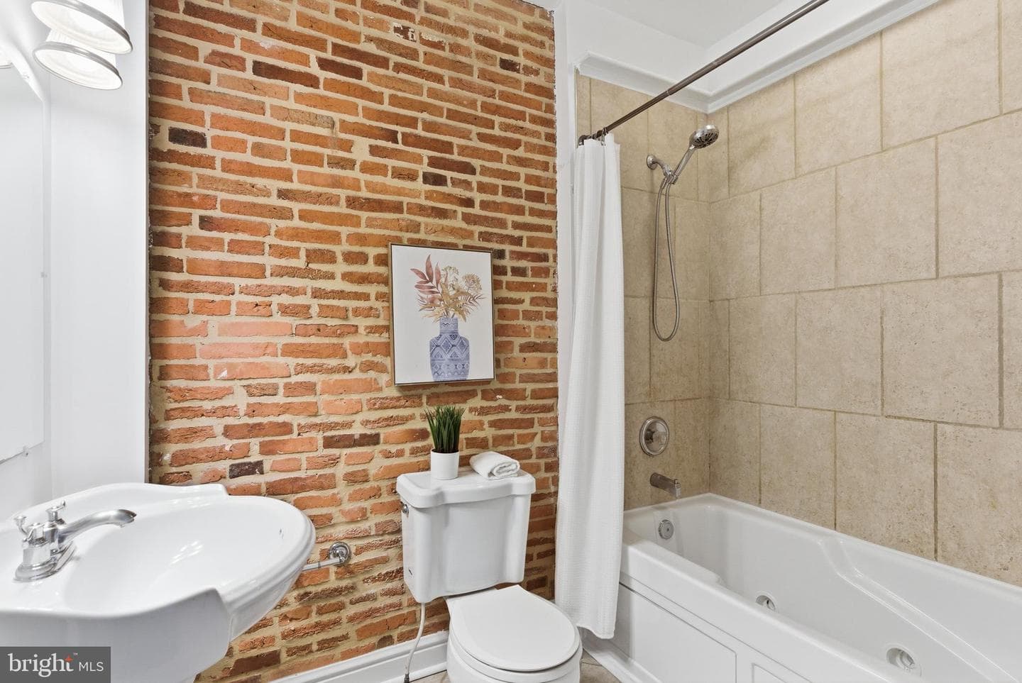 11 E Ostend Street photo 15