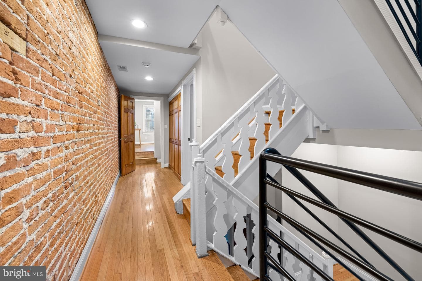 1607 Light Street photo 17
