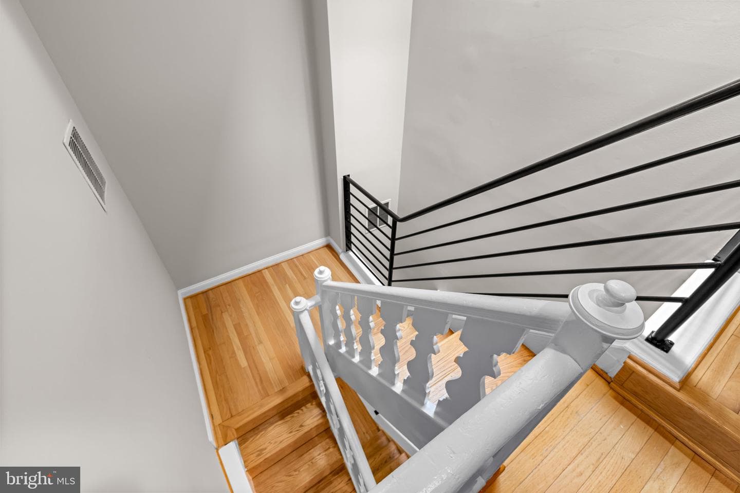 1607 Light Street photo 26