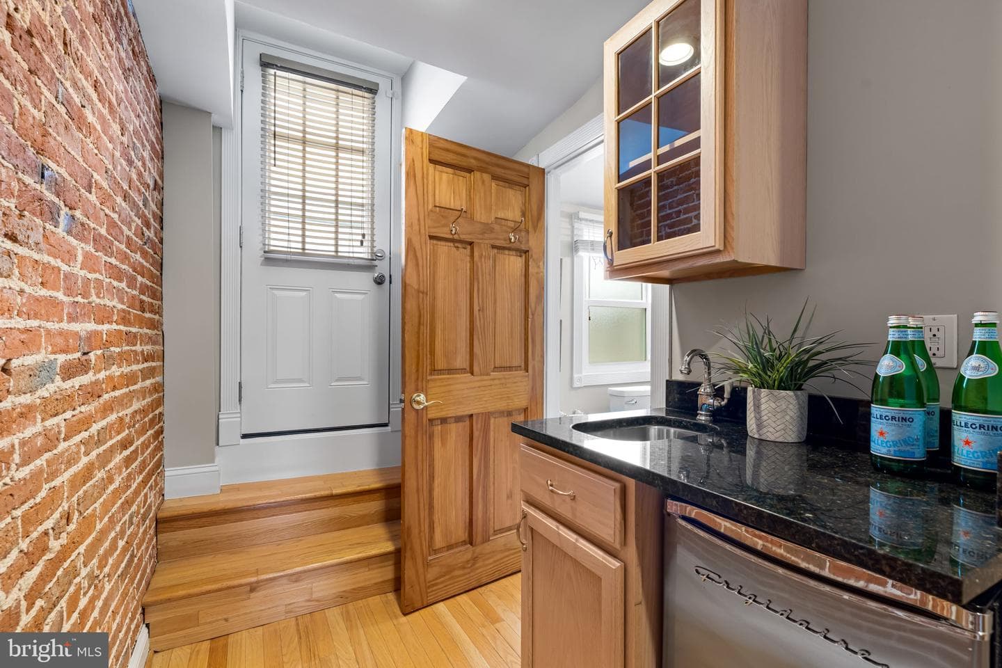 1607 Light Street photo 31