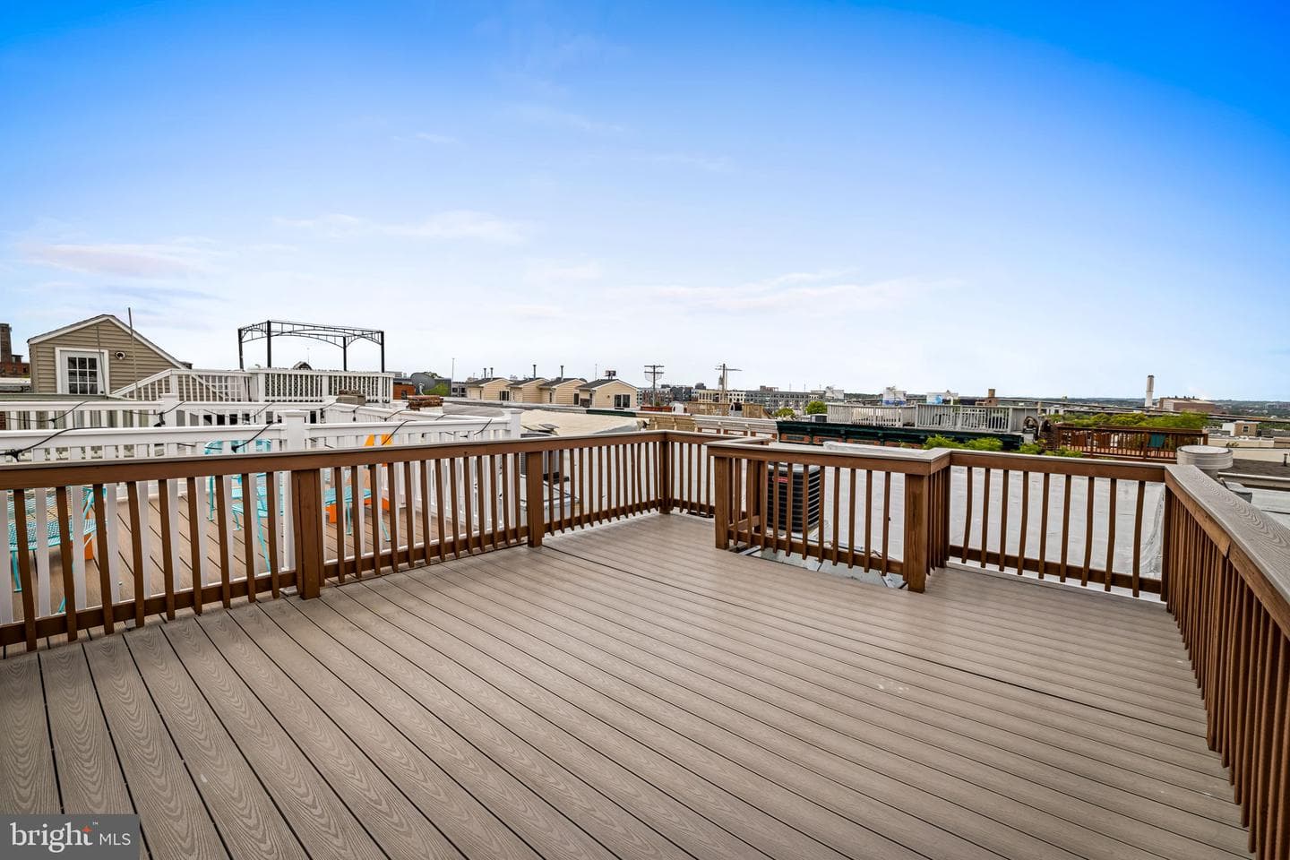 1607 Light Street photo 37