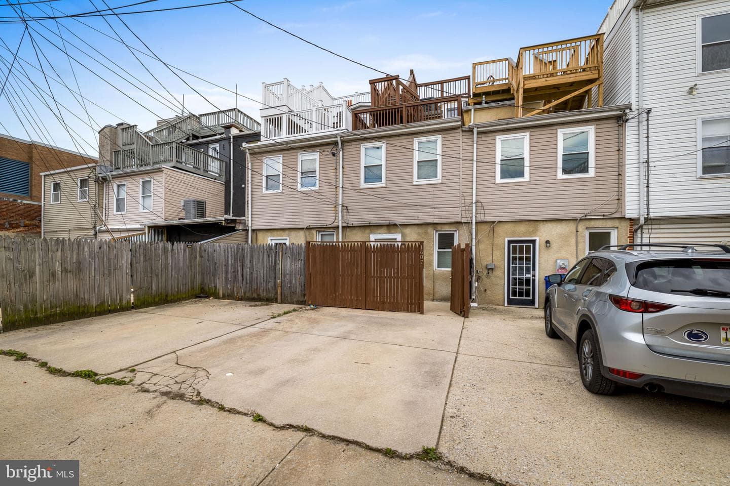1607 Light Street photo 40