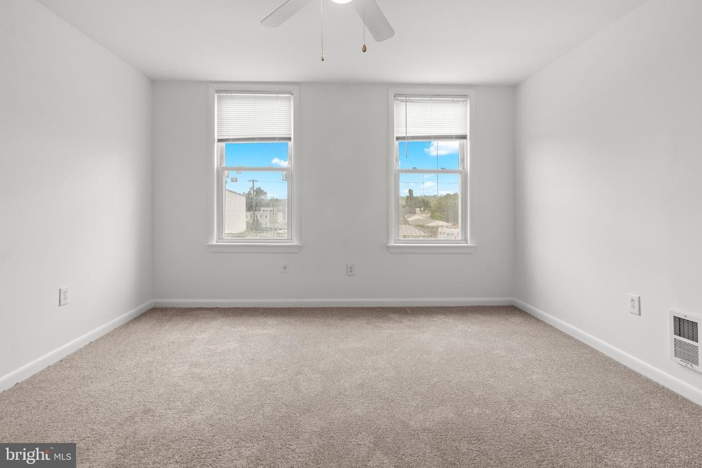 3915 Falls Road photo 16