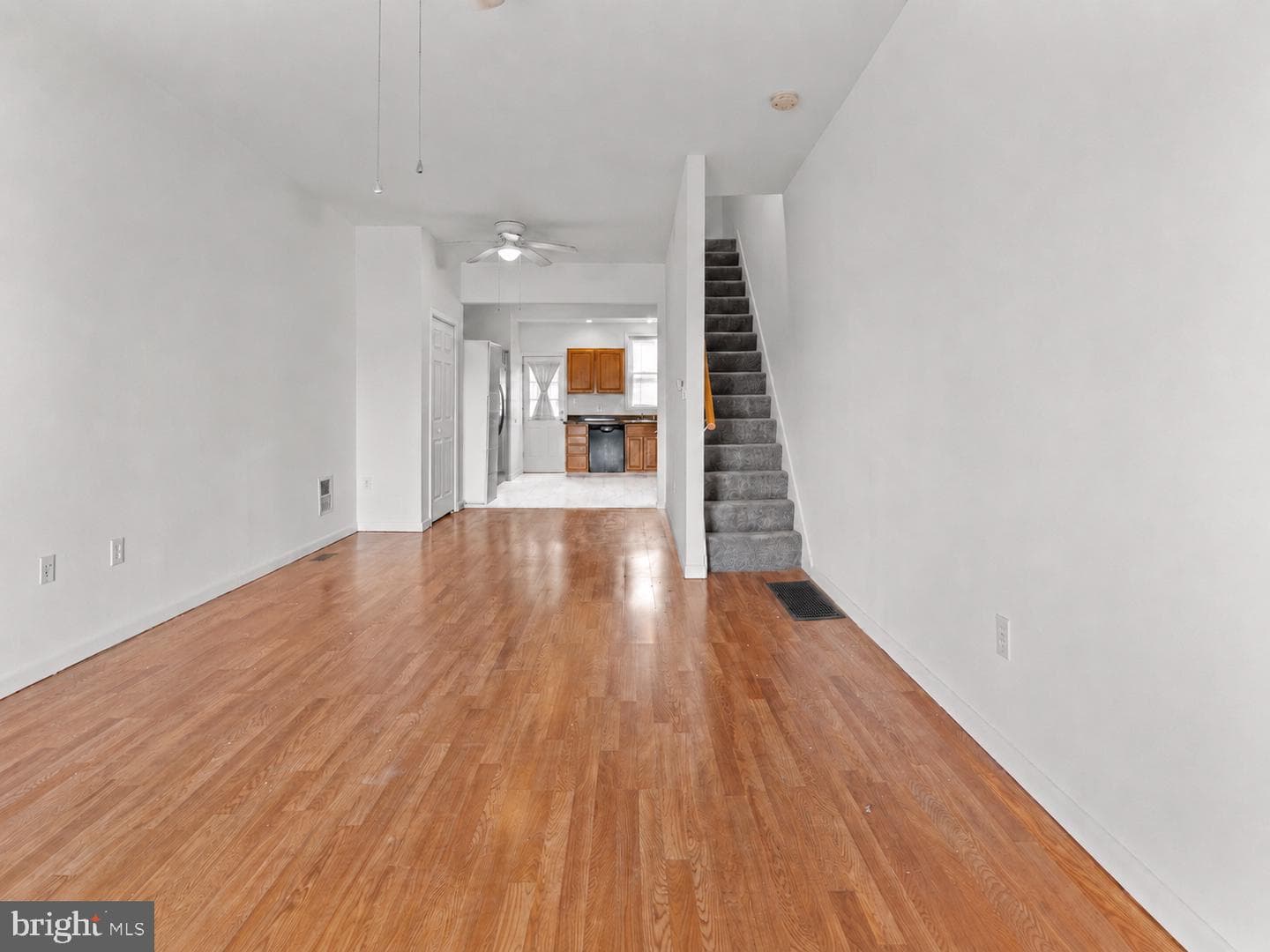 3915 Falls Road photo 4