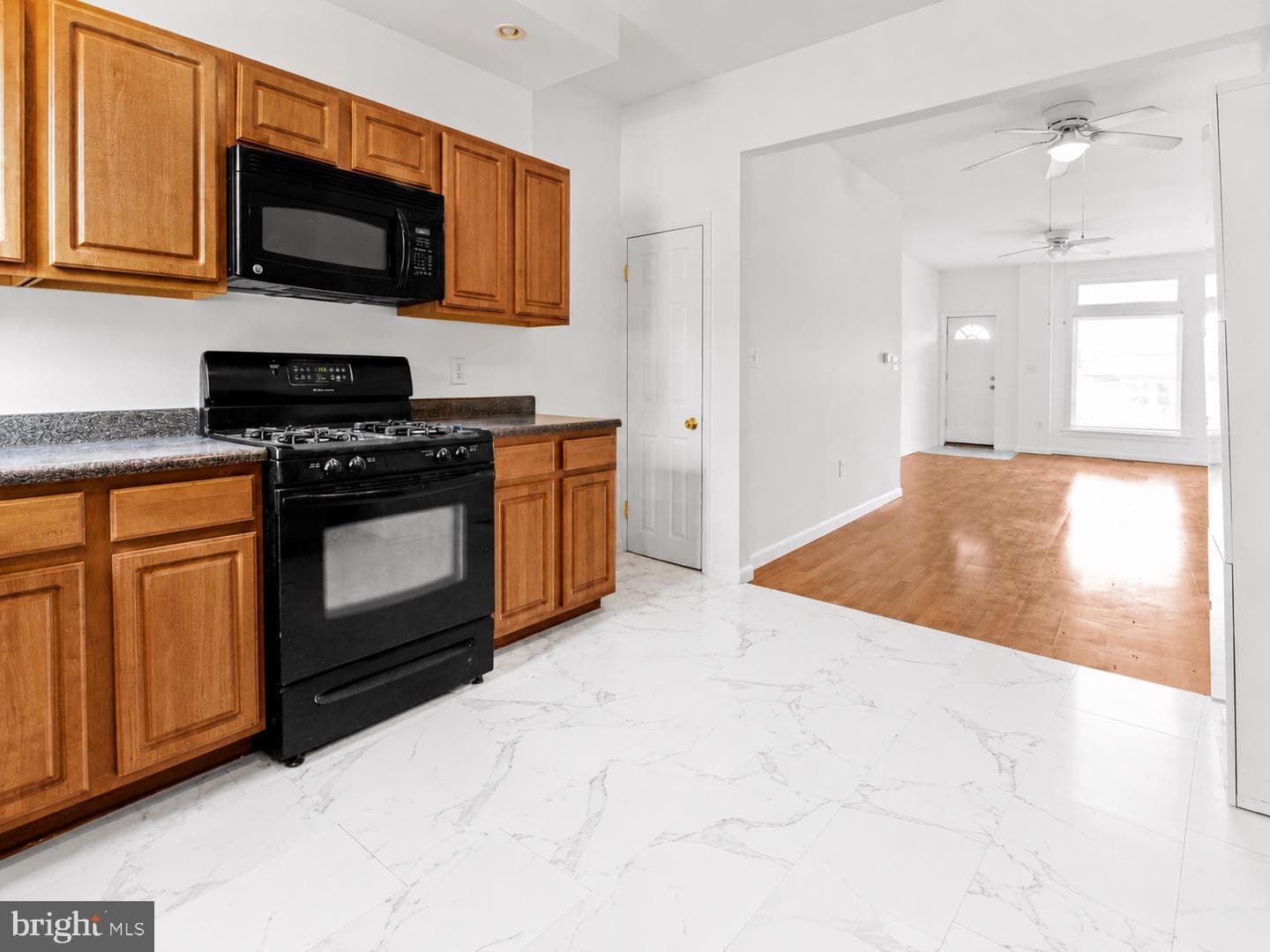 3915 Falls Road photo 6